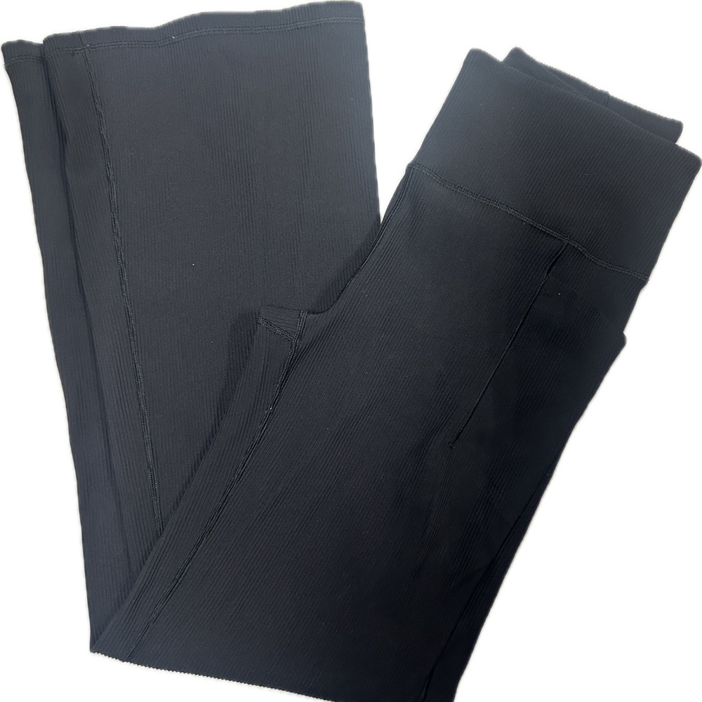 Athleta Salutation Stash rib flare pant black